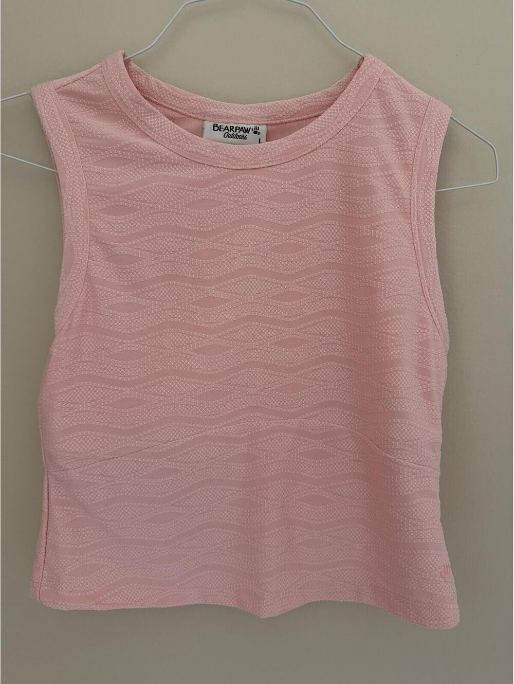 M/L BearPaw Outdoors cropped tank w/ built in sports bra